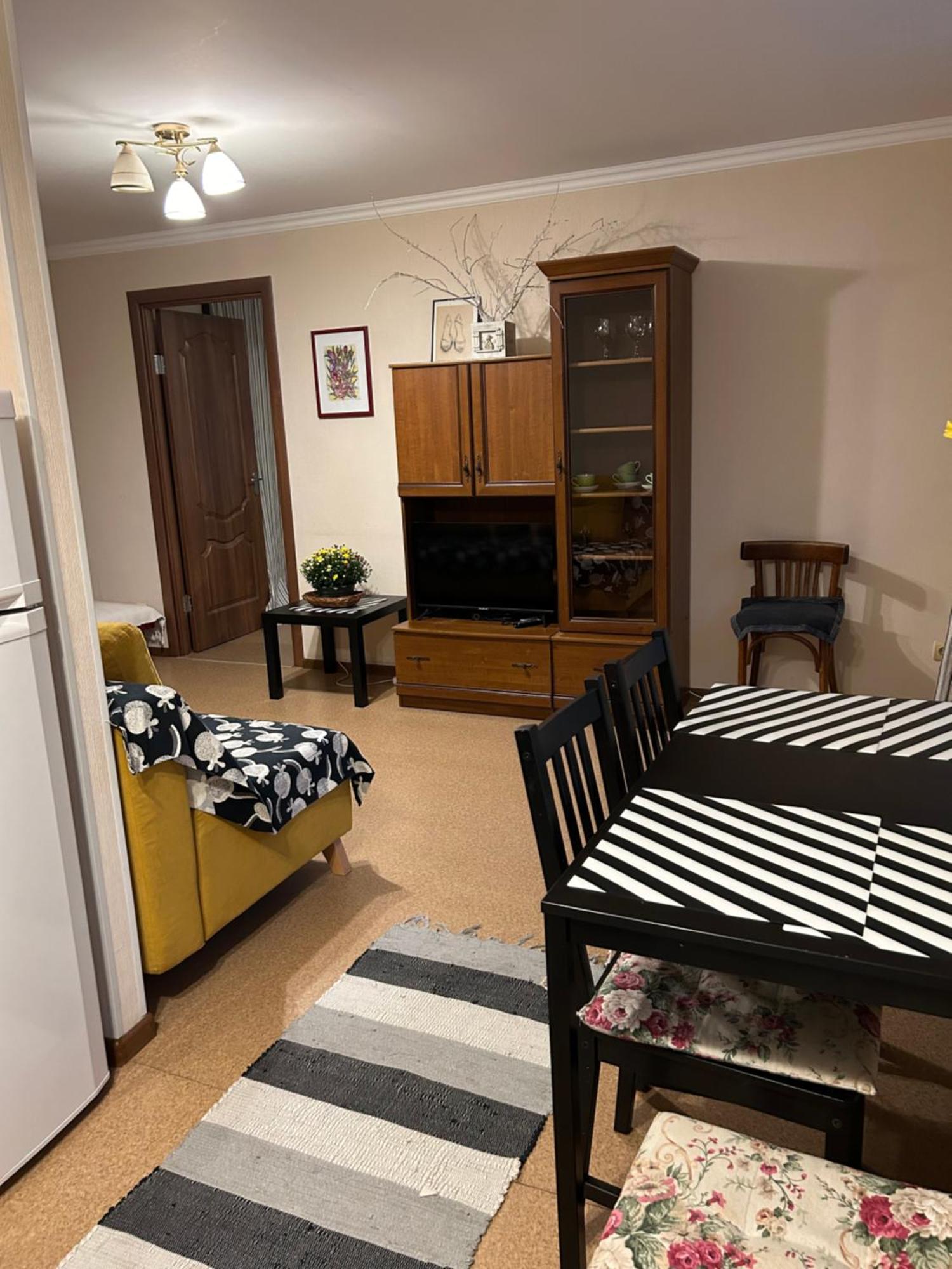 Apartment On Knyahyni Ol'Hy Street 罗夫诺 外观 照片
