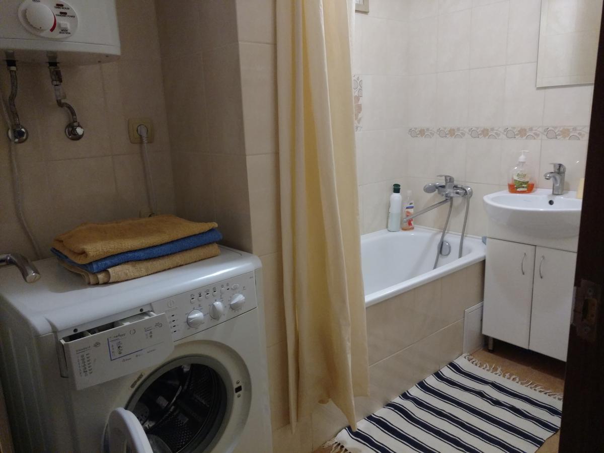 Apartment On Knyahyni Ol'Hy Street 罗夫诺 外观 照片